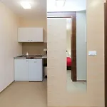 Main Street Apartman *