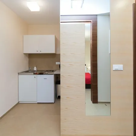 Main Street Apartman *